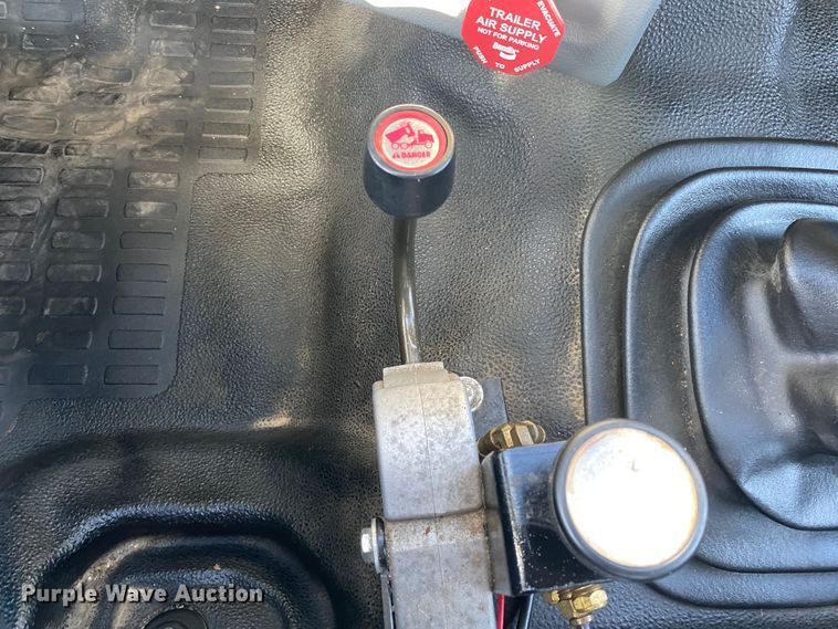 image for item JW9337 2013 Ford F750 Super Duty  SuperCab crane truck