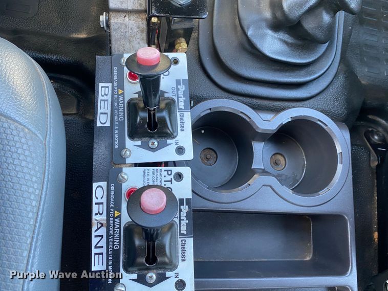 image for item JW9337 2013 Ford F750 Super Duty  SuperCab crane truck