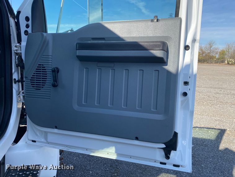 image for item JW9337 2013 Ford F750 Super Duty  SuperCab crane truck