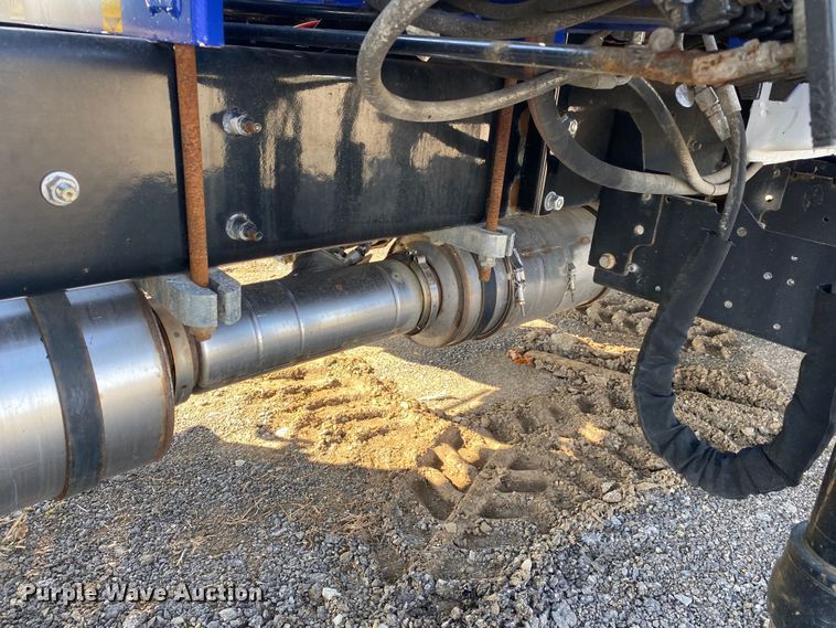 image for item JW9337 2013 Ford F750 Super Duty  SuperCab crane truck