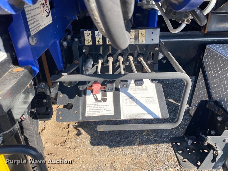 image for item JW9337 2013 Ford F750 Super Duty  SuperCab crane truck