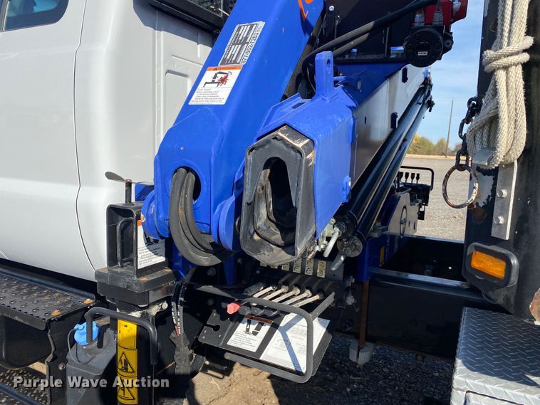 image for item JW9337 2013 Ford F750 Super Duty  SuperCab crane truck