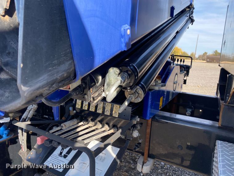 image for item JW9337 2013 Ford F750 Super Duty  SuperCab crane truck