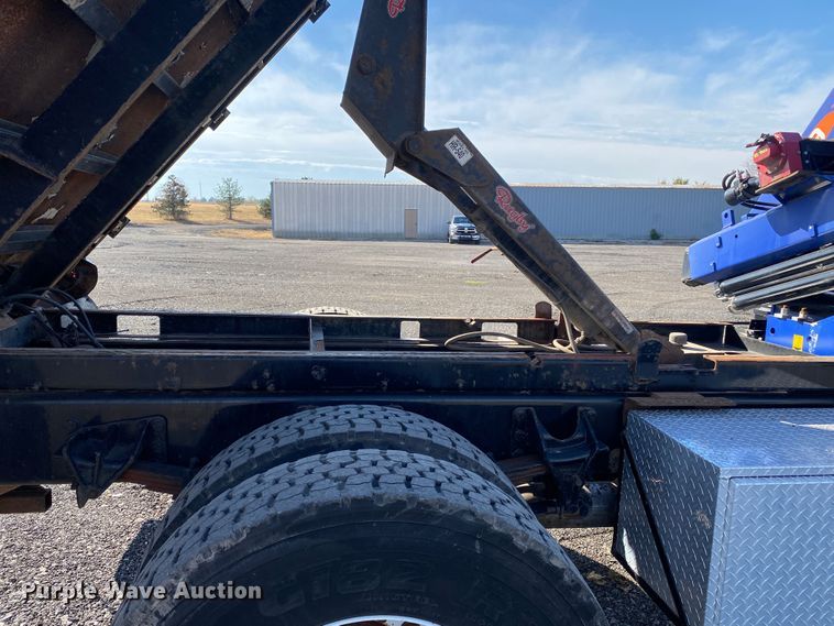 image for item JW9337 2013 Ford F750 Super Duty  SuperCab crane truck