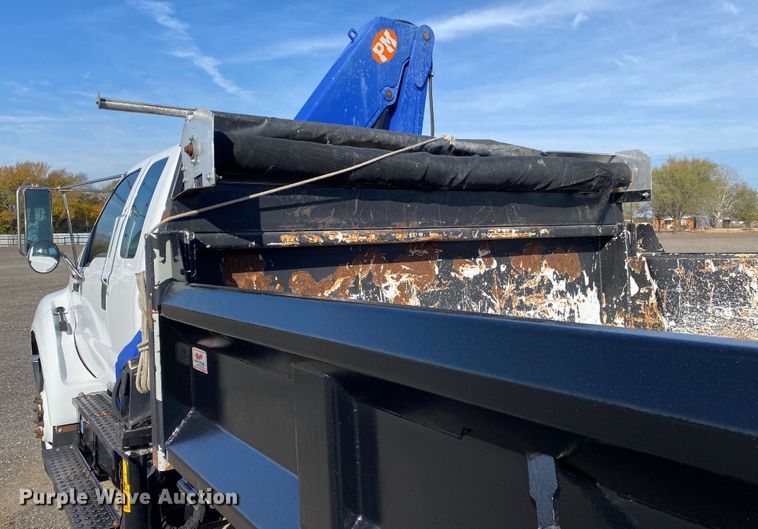 image for item JW9337 2013 Ford F750 Super Duty  SuperCab crane truck