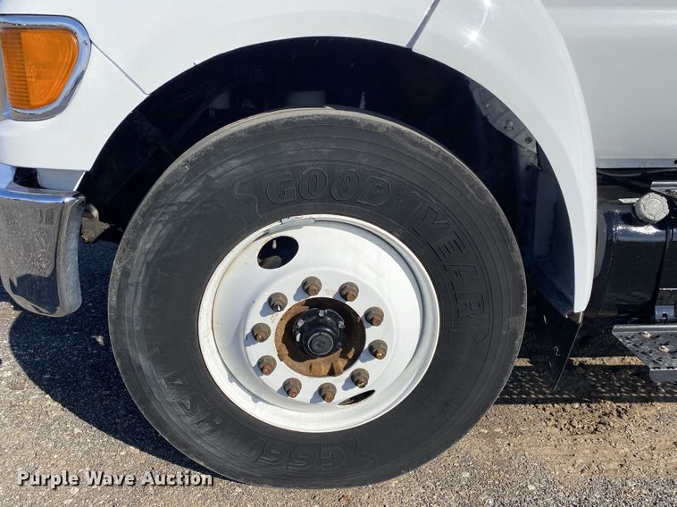 image for item JW9337 2013 Ford F750 Super Duty  SuperCab crane truck