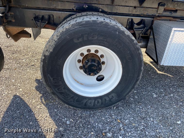 image for item JW9337 2013 Ford F750 Super Duty  SuperCab crane truck