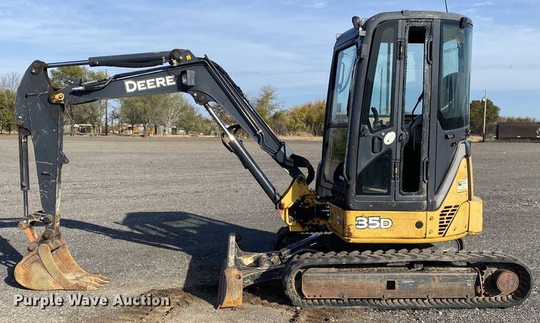 image for item JW9340 2014 John Deere 35D  mini excavator