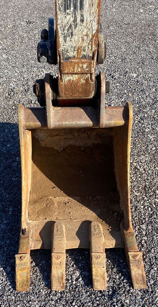 image for item JW9340 2014 John Deere 35D  mini excavator