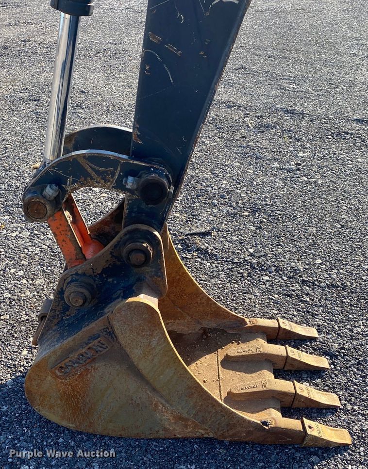 image for item JW9340 2014 John Deere 35D  mini excavator