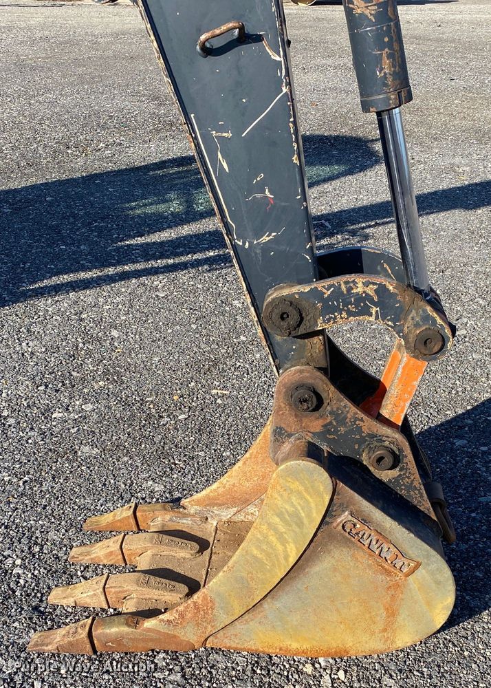 image for item JW9340 2014 John Deere 35D  mini excavator