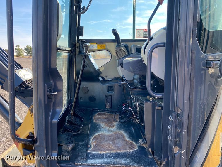 image for item JW9340 2014 John Deere 35D  mini excavator