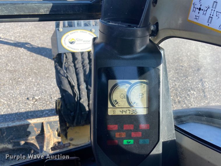 image for item JW9340 2014 John Deere 35D  mini excavator