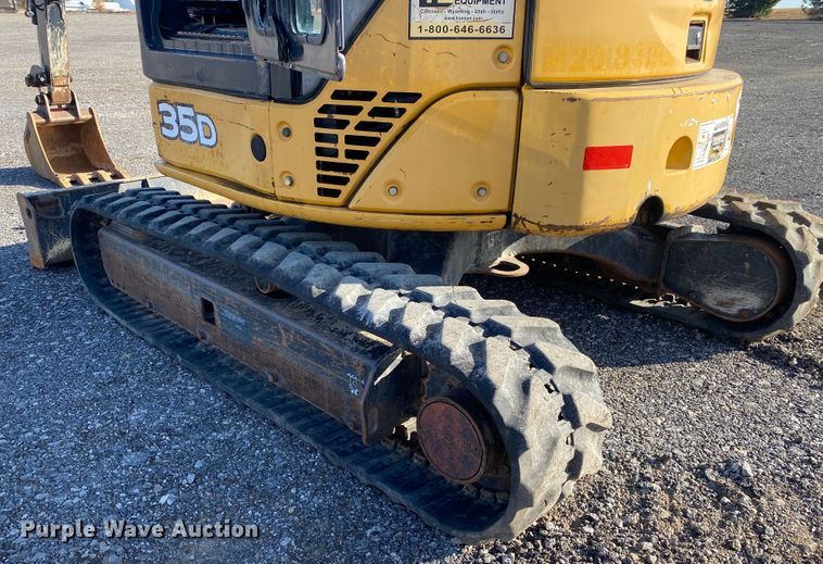 image for item JW9340 2014 John Deere 35D  mini excavator