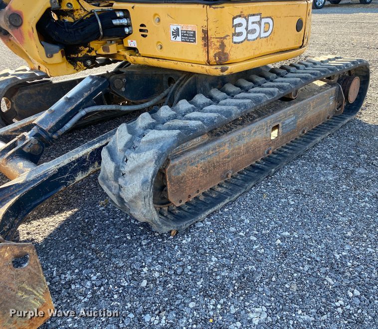 image for item JW9340 2014 John Deere 35D  mini excavator