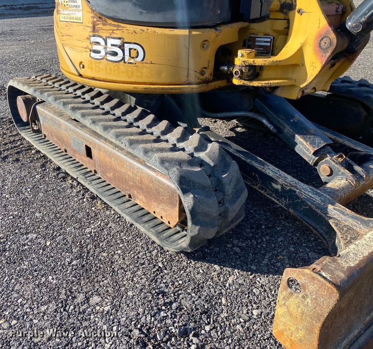 image for item JW9340 2014 John Deere 35D  mini excavator