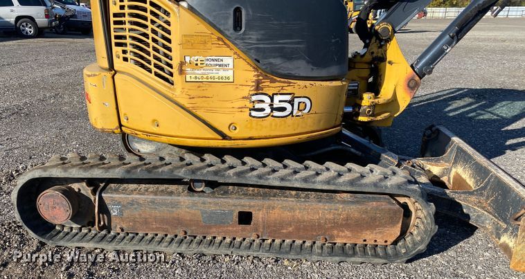 image for item JW9340 2014 John Deere 35D  mini excavator