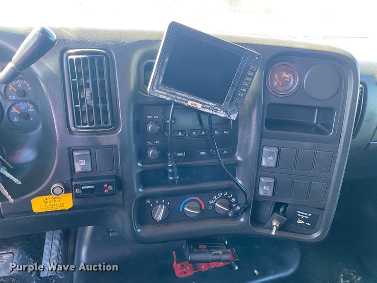 image for item JW9347 2007 Chevrolet C5500  utility / service truck