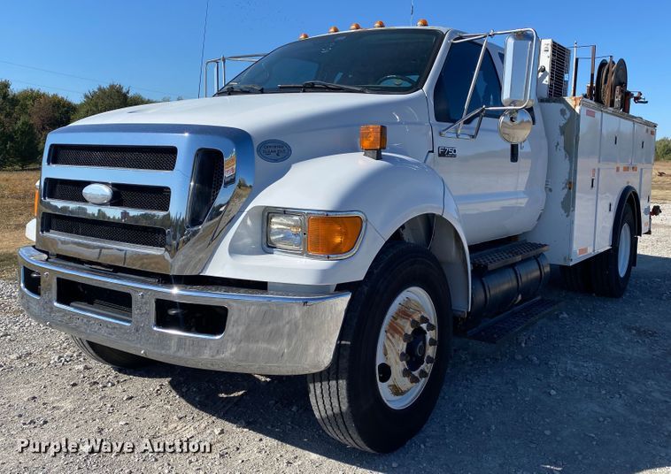 image for item JW9353 2009 Ford F750 Super Duty  SuperCab utility / service truck