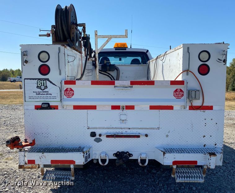 image for item JW9353 2009 Ford F750 Super Duty  SuperCab utility / service truck