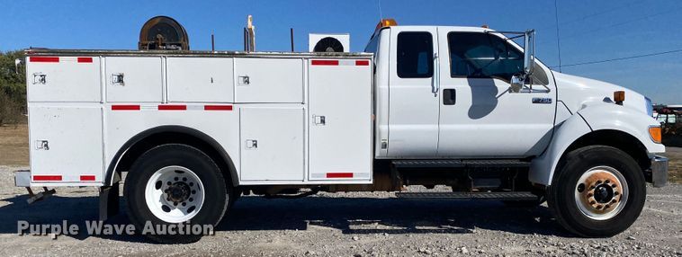 image for item JW9353 2009 Ford F750 Super Duty  SuperCab utility / service truck