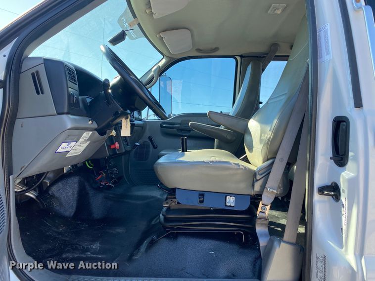 image for item JW9353 2009 Ford F750 Super Duty  SuperCab utility / service truck