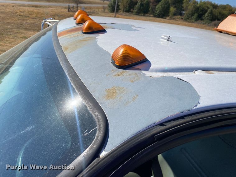 image for item JW9353 2009 Ford F750 Super Duty  SuperCab utility / service truck