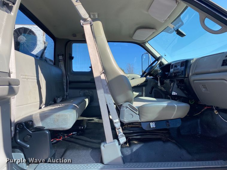 image for item JW9353 2009 Ford F750 Super Duty  SuperCab utility / service truck