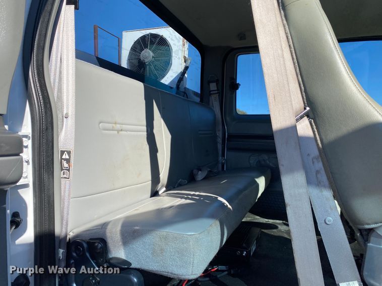 image for item JW9353 2009 Ford F750 Super Duty  SuperCab utility / service truck