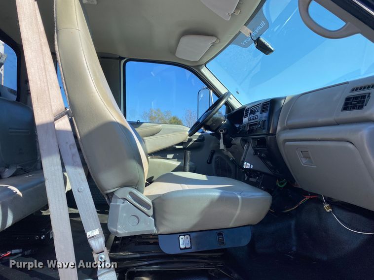 image for item JW9353 2009 Ford F750 Super Duty  SuperCab utility / service truck