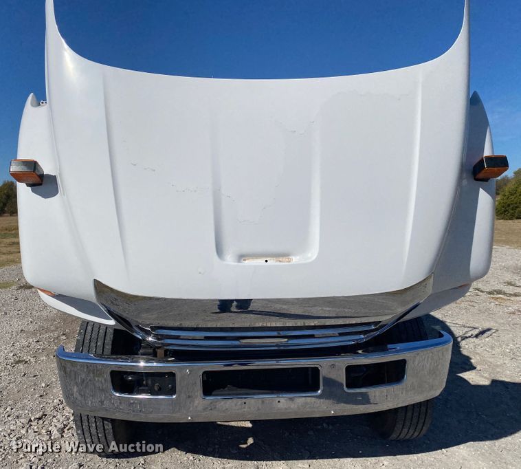 image for item JW9353 2009 Ford F750 Super Duty  SuperCab utility / service truck