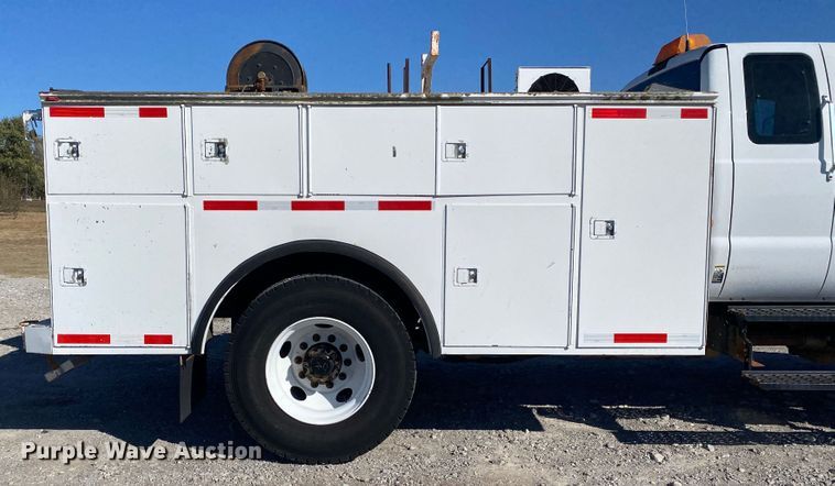 image for item JW9353 2009 Ford F750 Super Duty  SuperCab utility / service truck