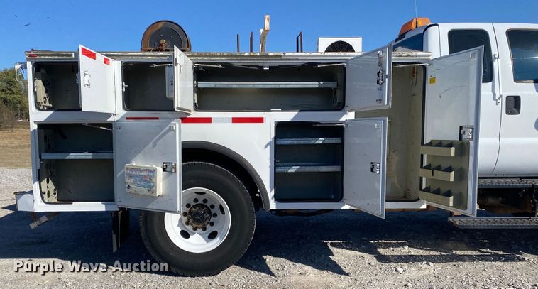 image for item JW9353 2009 Ford F750 Super Duty  SuperCab utility / service truck