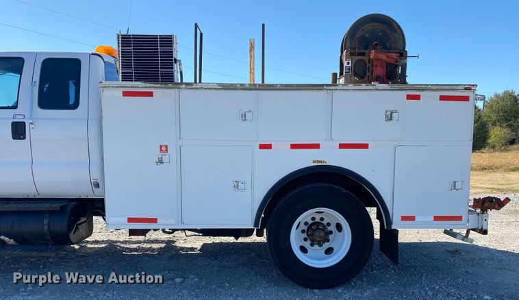 image for item JW9353 2009 Ford F750 Super Duty  SuperCab utility / service truck