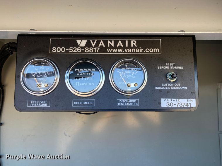 image for item JW9353 2009 Ford F750 Super Duty  SuperCab utility / service truck