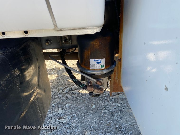 image for item JW9353 2009 Ford F750 Super Duty  SuperCab utility / service truck