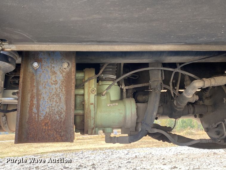 image for item JW9353 2009 Ford F750 Super Duty  SuperCab utility / service truck