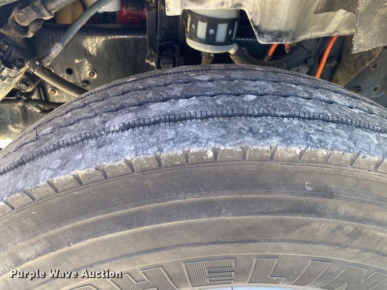 image for item JW9353 2009 Ford F750 Super Duty  SuperCab utility / service truck