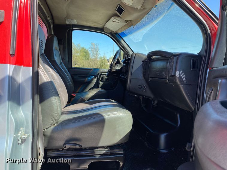 image for item JW9379 2007 Chevrolet C5500  utility / service truck