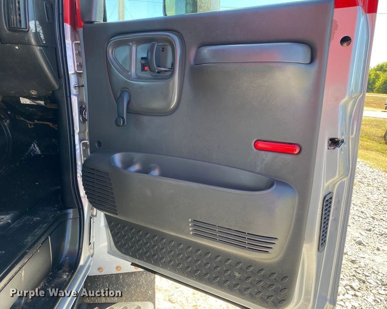 image for item JW9379 2007 Chevrolet C5500  utility / service truck