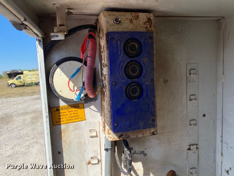 image for item JW9379 2007 Chevrolet C5500  utility / service truck