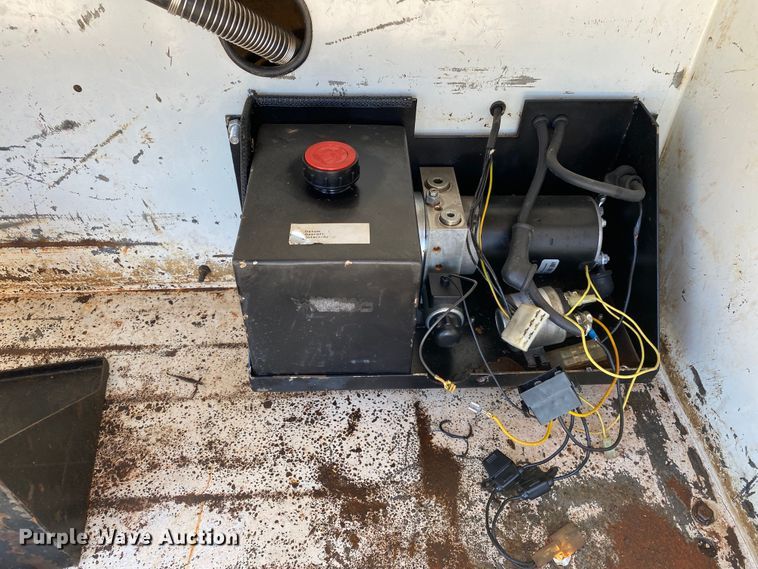 image for item JW9379 2007 Chevrolet C5500  utility / service truck