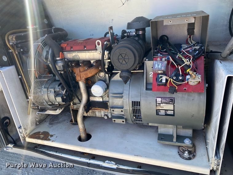 image for item JW9379 2007 Chevrolet C5500  utility / service truck