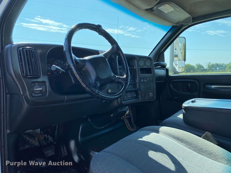 image for item JW9414 2003 Chevrolet C4500  bucket truck