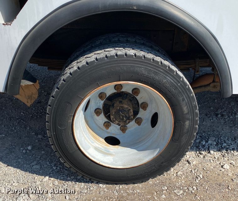 image for item JW9414 2003 Chevrolet C4500  bucket truck