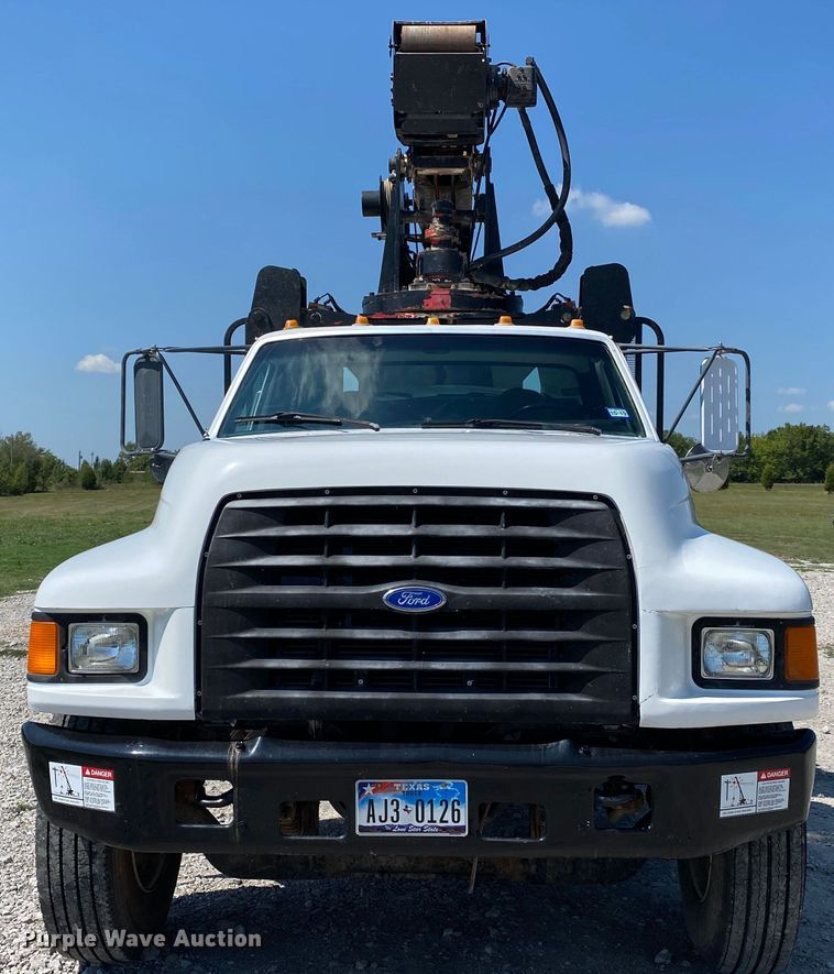 image for item JW9425 1997 Ford F800  crane truck