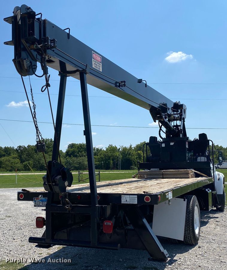 image for item JW9425 1997 Ford F800  crane truck