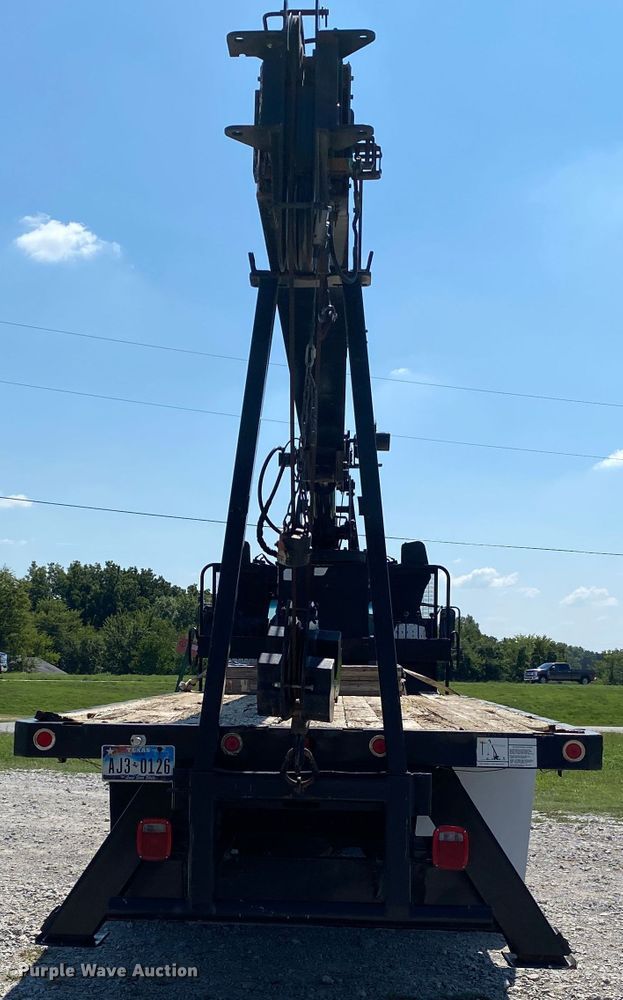 image for item JW9425 1997 Ford F800  crane truck