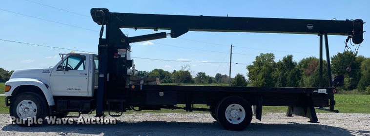 image for item JW9425 1997 Ford F800  crane truck