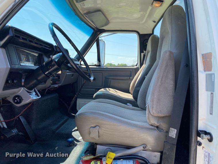 image for item JW9425 1997 Ford F800  crane truck